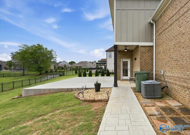 106 Pintail Pointe Circle, Huntsville, AL 35824