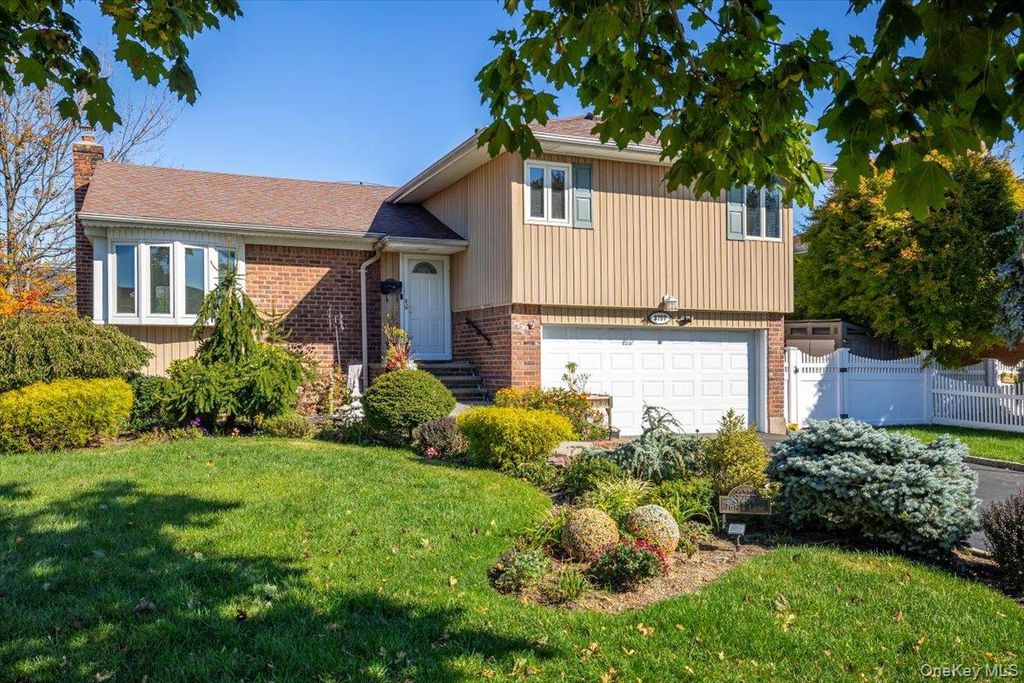 3757 Jules Lane, Wantagh, NY 11793 — photo 2