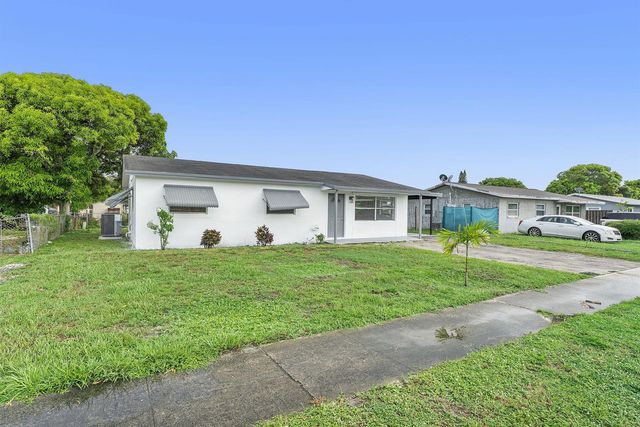 316 NW 6th Court, Deerfield Beach, FL 33441