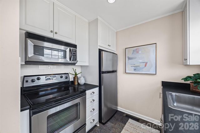 520 Wakefield Drive B, Charlotte, NC 28209