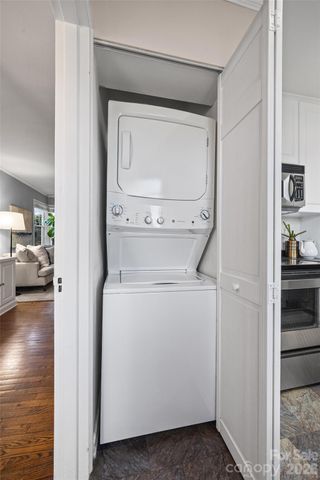 520 Wakefield Drive B, Charlotte, NC 28209