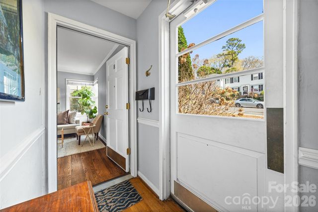 520 Wakefield Drive B, Charlotte, NC 28209