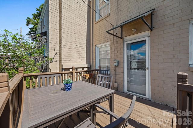 520 Wakefield Drive B, Charlotte, NC 28209