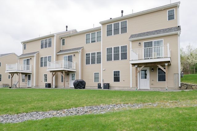 1202 Hazelwood Way 1202, Clinton, MA 01510