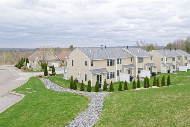 1202 Hazelwood Way 1202, Clinton, MA 01510