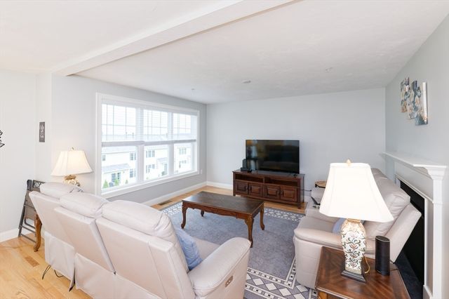 1202 Hazelwood Way 1202, Clinton, MA 01510