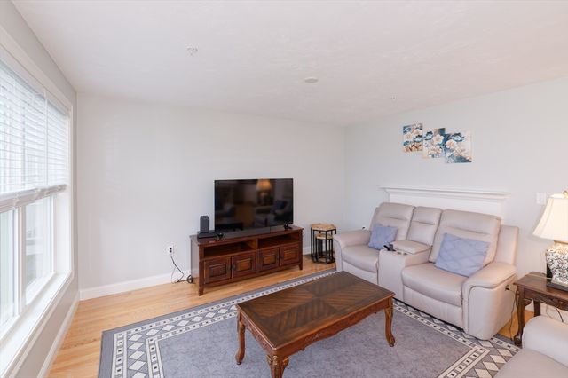 1202 Hazelwood Way 1202, Clinton, MA 01510
