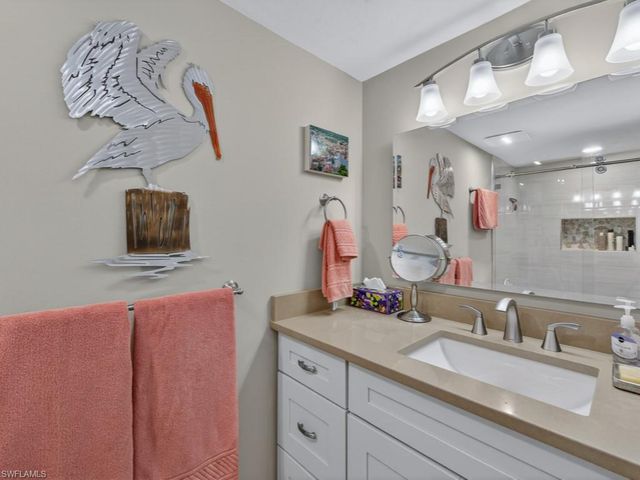 625 Beachwalk CIR G102, Naples, FL 34108