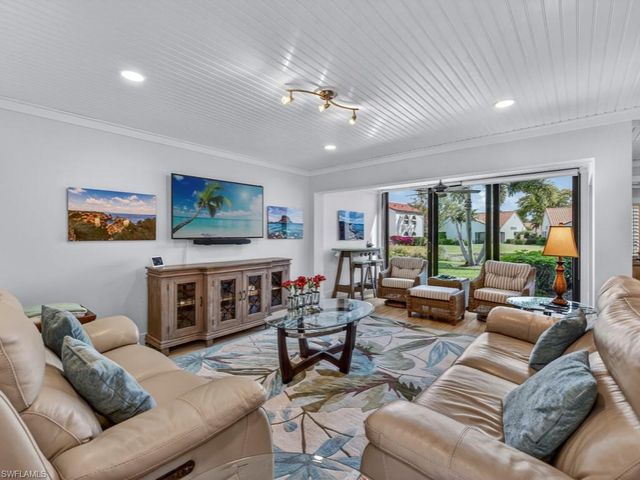 625 Beachwalk CIR G102, Naples, FL 34108