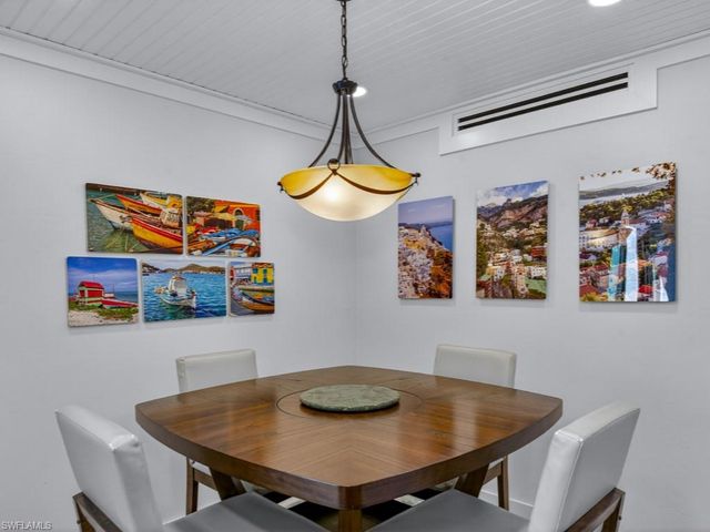 625 Beachwalk CIR G102, Naples, FL 34108