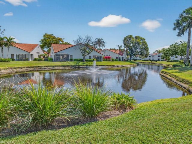 625 Beachwalk CIR G102, Naples, FL 34108