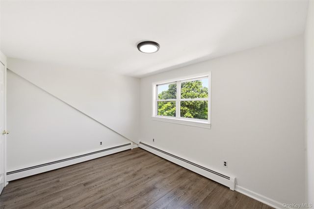 8 5th Street, Bayville, NY 11709