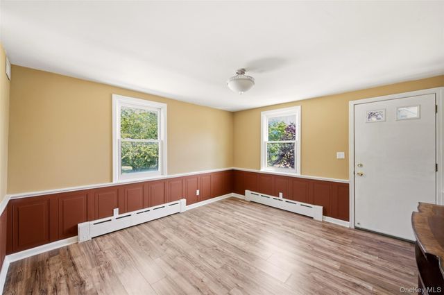 8 5th Street, Bayville, NY 11709