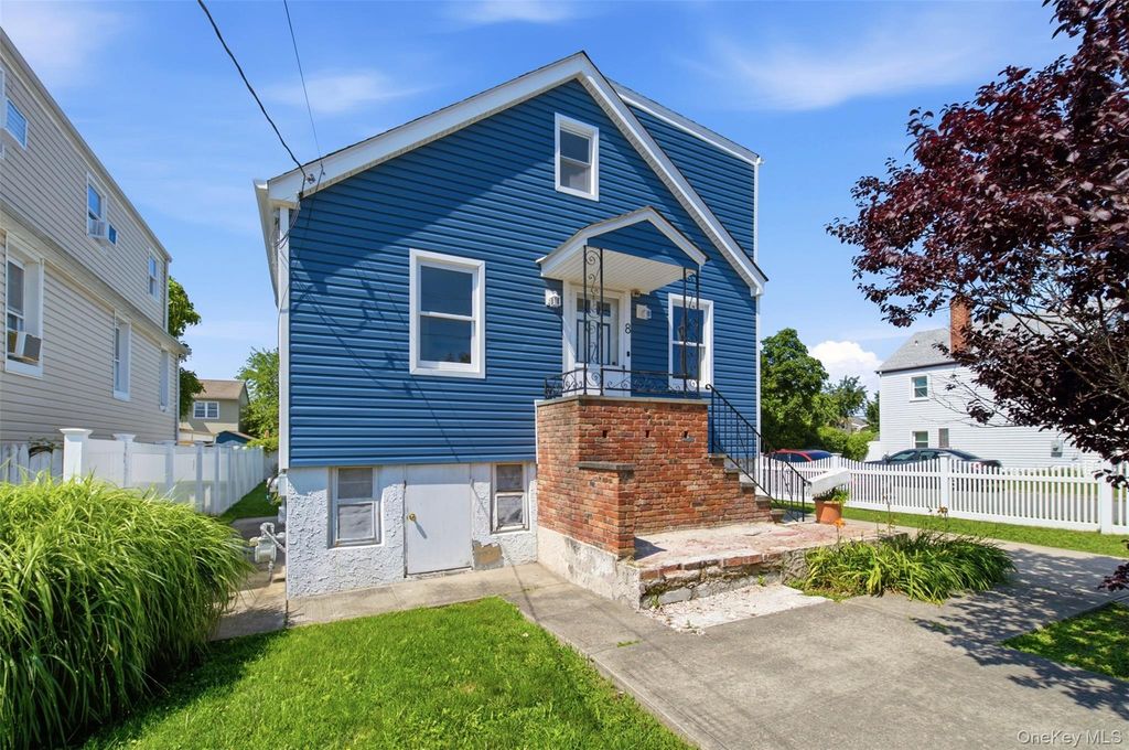 8 5th Street, Bayville, NY 11709 — photo 2