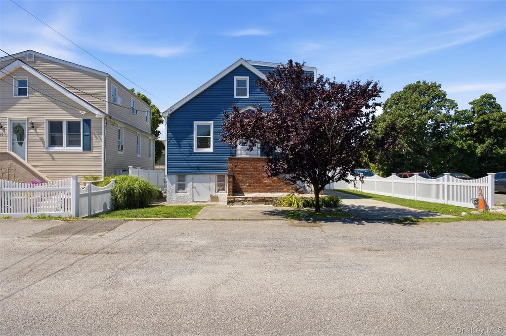 8 5th Street, Bayville, NY 11709 — photo 4