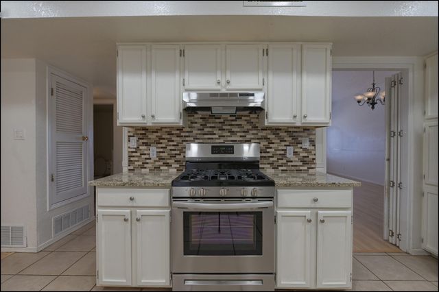 1025 Jan Ellyn Lane, El Paso, TX 79912