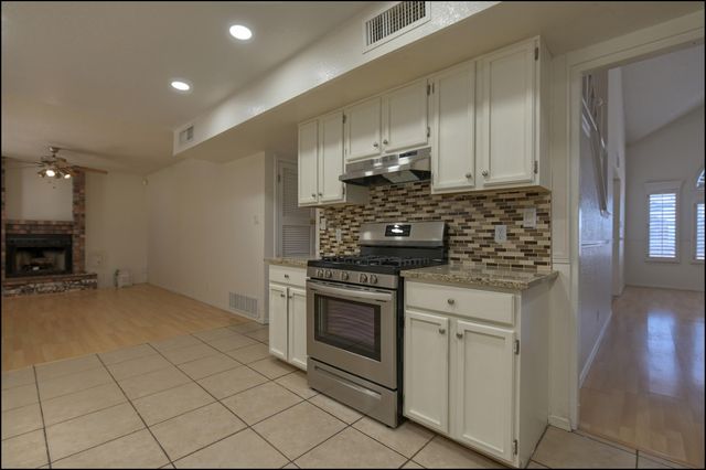 1025 Jan Ellyn Lane, El Paso, TX 79912