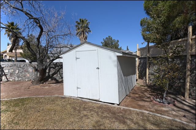 1025 Jan Ellyn Lane, El Paso, TX 79912