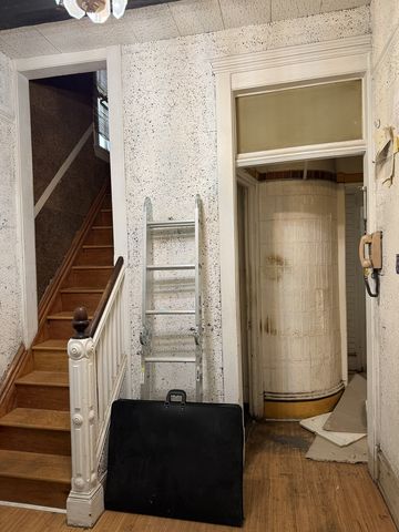 7006 S East End Avenue, Chicago, IL 60649