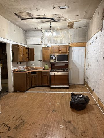 7006 S East End Avenue, Chicago, IL 60649