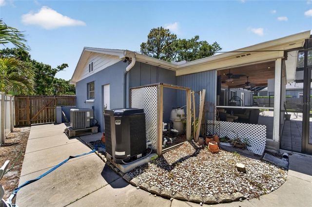 1894 OAKDALE LANE N, Clearwater, FL 33764