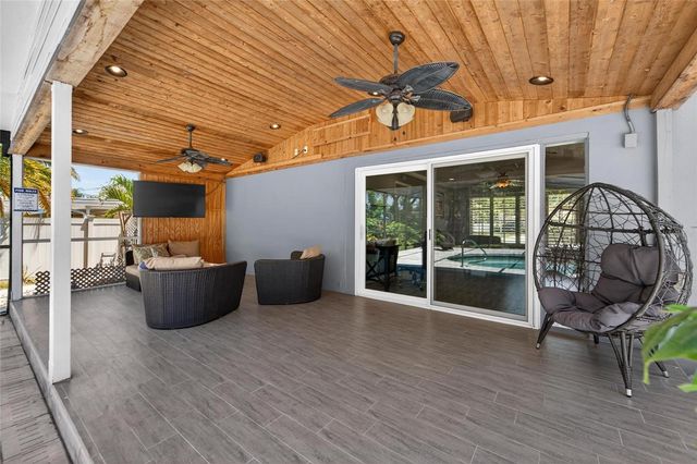 1894 OAKDALE LANE N, Clearwater, FL 33764