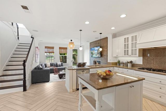 2705 Plumeria Drive, Carlsbad, CA 92009