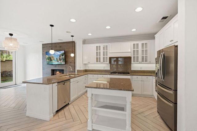 2705 Plumeria Drive, Carlsbad, CA 92009