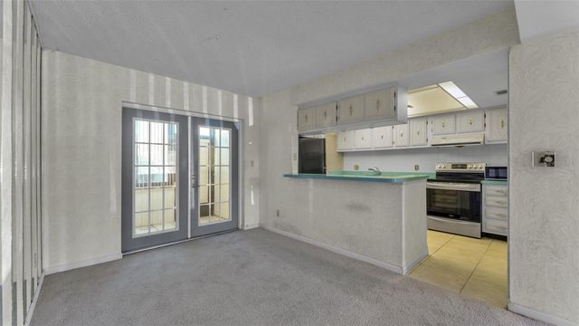 1130 N LAKE PARKER AVENUE A109, Lakeland, FL 33805