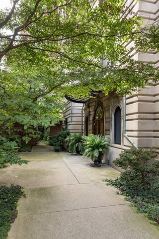 431 W Oakdale Avenue 13D, Chicago, IL 60657