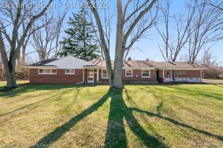 25335 Waycross, Southfield, MI 48033