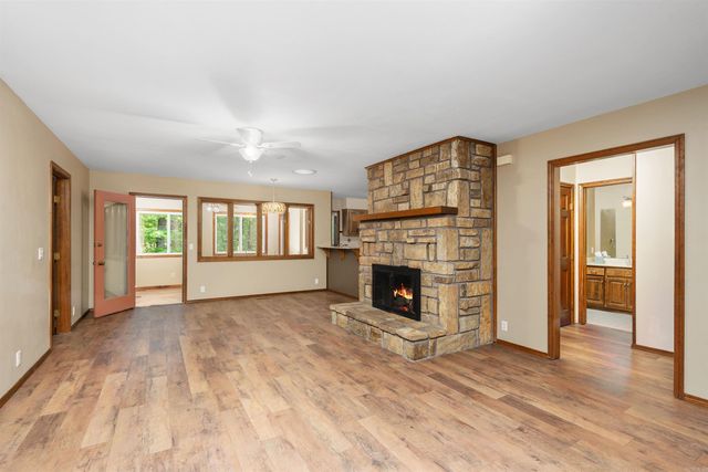 4 Monovar Lane, Hot Springs Village, AR 71909