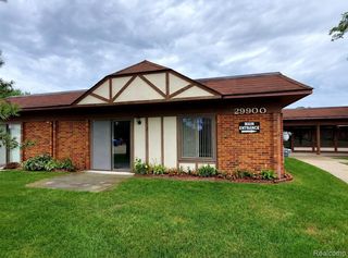 29900 Grand Oaks Drive 18, Warren, MI 48092