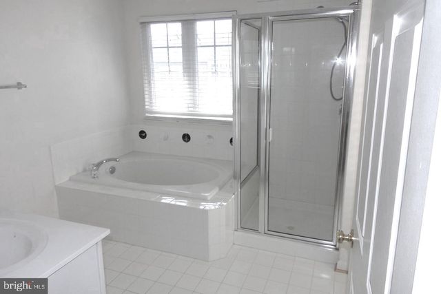 16606 BARGE CIR, Woodbridge, VA 22191