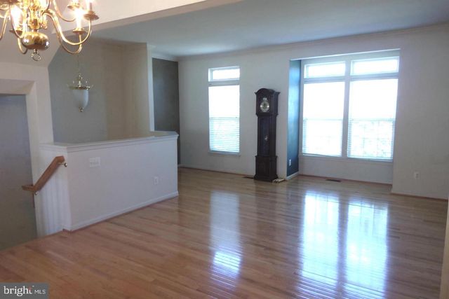 16606 BARGE CIR, Woodbridge, VA 22191