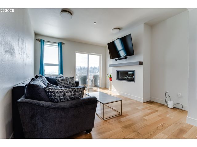 1600 PEARL St 608, Eugene, OR 97401