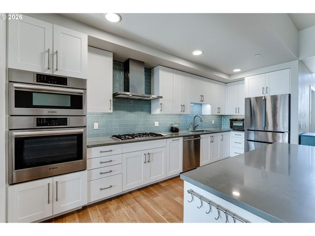 1600 PEARL St 608, Eugene, OR 97401