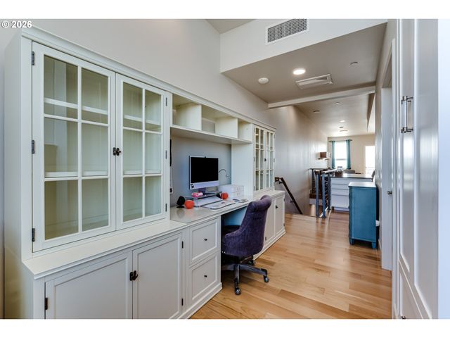 1600 PEARL St 608, Eugene, OR 97401