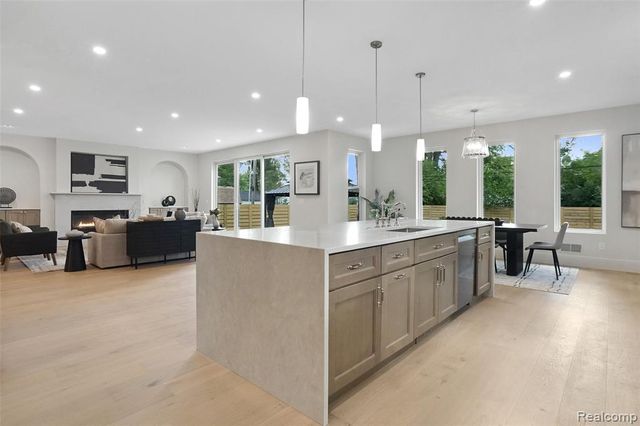 4106 Elmhurst Avenue, Royal Oak, MI 48073