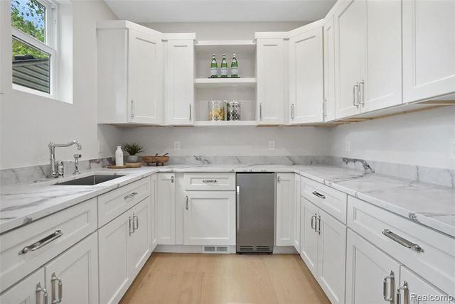4106 Elmhurst Avenue, Royal Oak, MI 48073