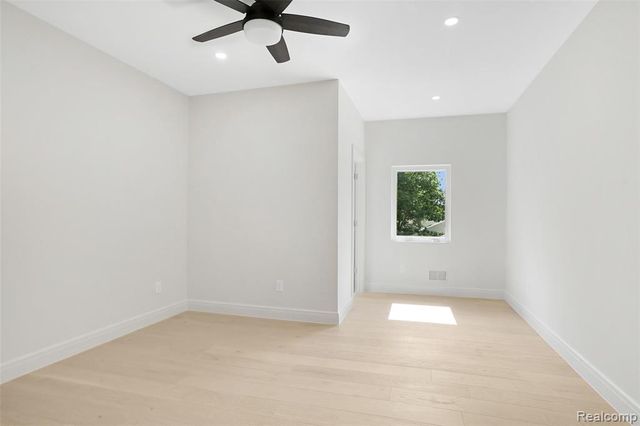 4106 Elmhurst Avenue, Royal Oak, MI 48073