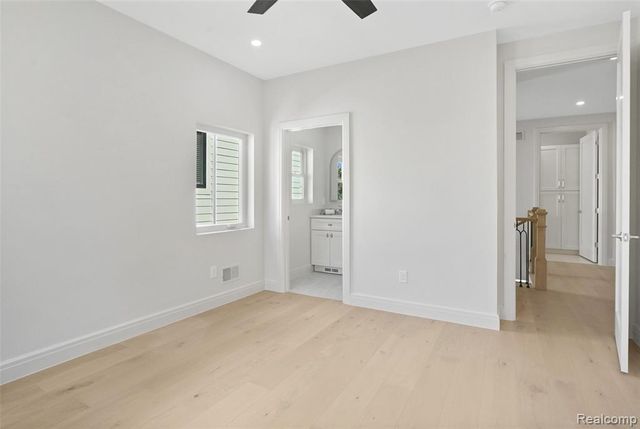 4106 Elmhurst Avenue, Royal Oak, MI 48073