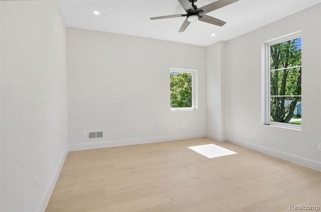 4106 Elmhurst Avenue, Royal Oak, MI 48073