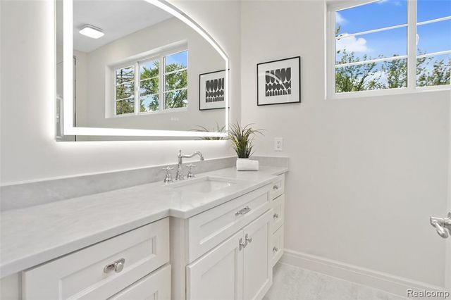 4106 Elmhurst Avenue, Royal Oak, MI 48073