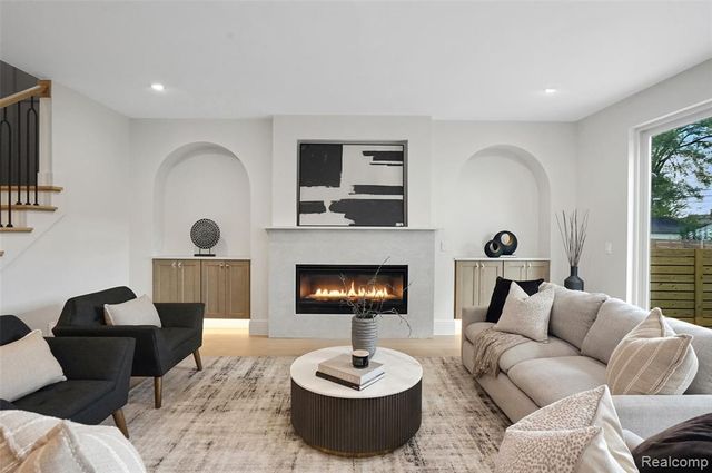 4106 Elmhurst Avenue, Royal Oak, MI 48073
