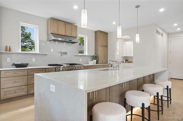 4106 Elmhurst Avenue, Royal Oak, MI 48073