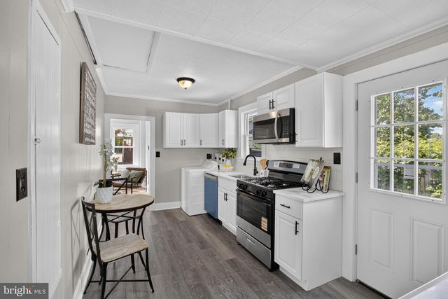 908 PRICE ST, Marcus Hook, PA 19061