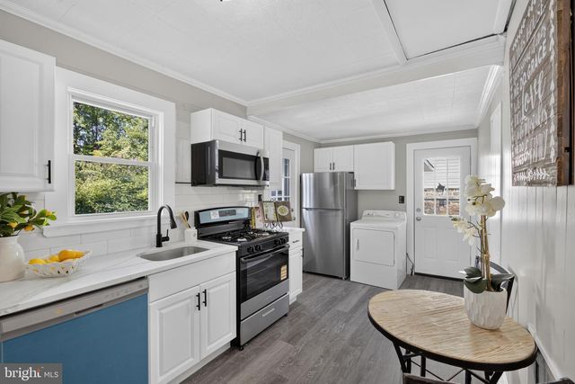 908 PRICE ST, Marcus Hook, PA 19061