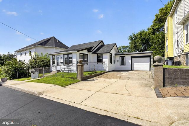 908 PRICE ST, Marcus Hook, PA 19061