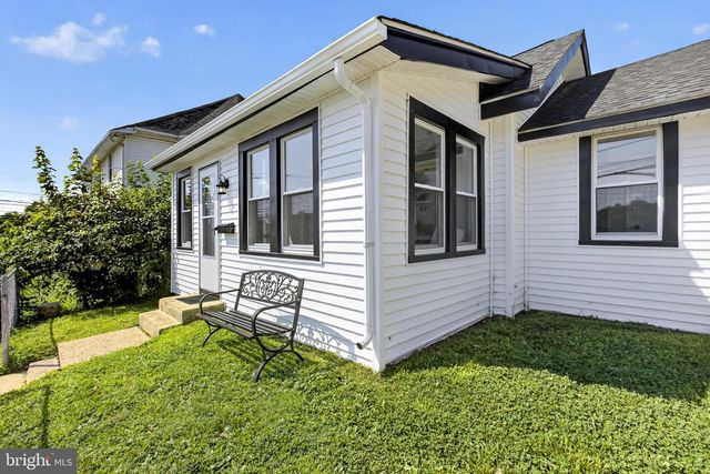 908 PRICE ST, Marcus Hook, PA 19061